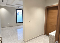 Roof – Al Sawari District – 375 m² – 7 Rooms