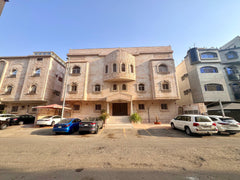 Apartment Building in Al Faisaliyah (5) – 594 m² – Multi-Unit
