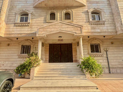 Apartment Building in Al Faisaliyah (5) – 594 m² – Multi-Unit